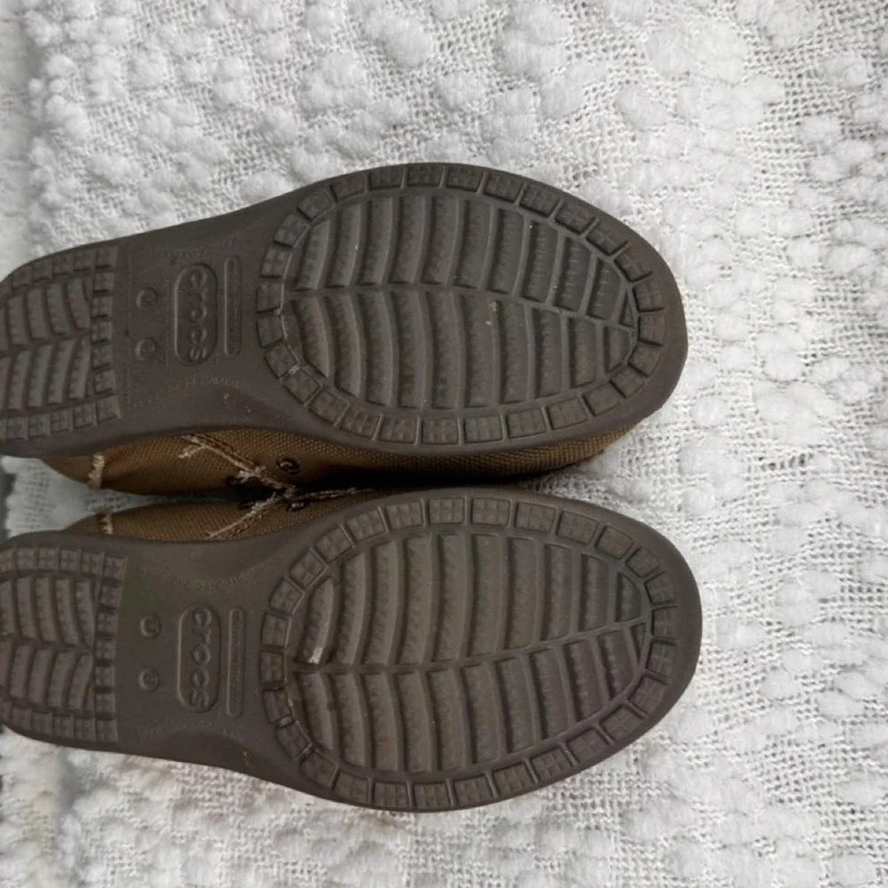 CROCS brown canvas